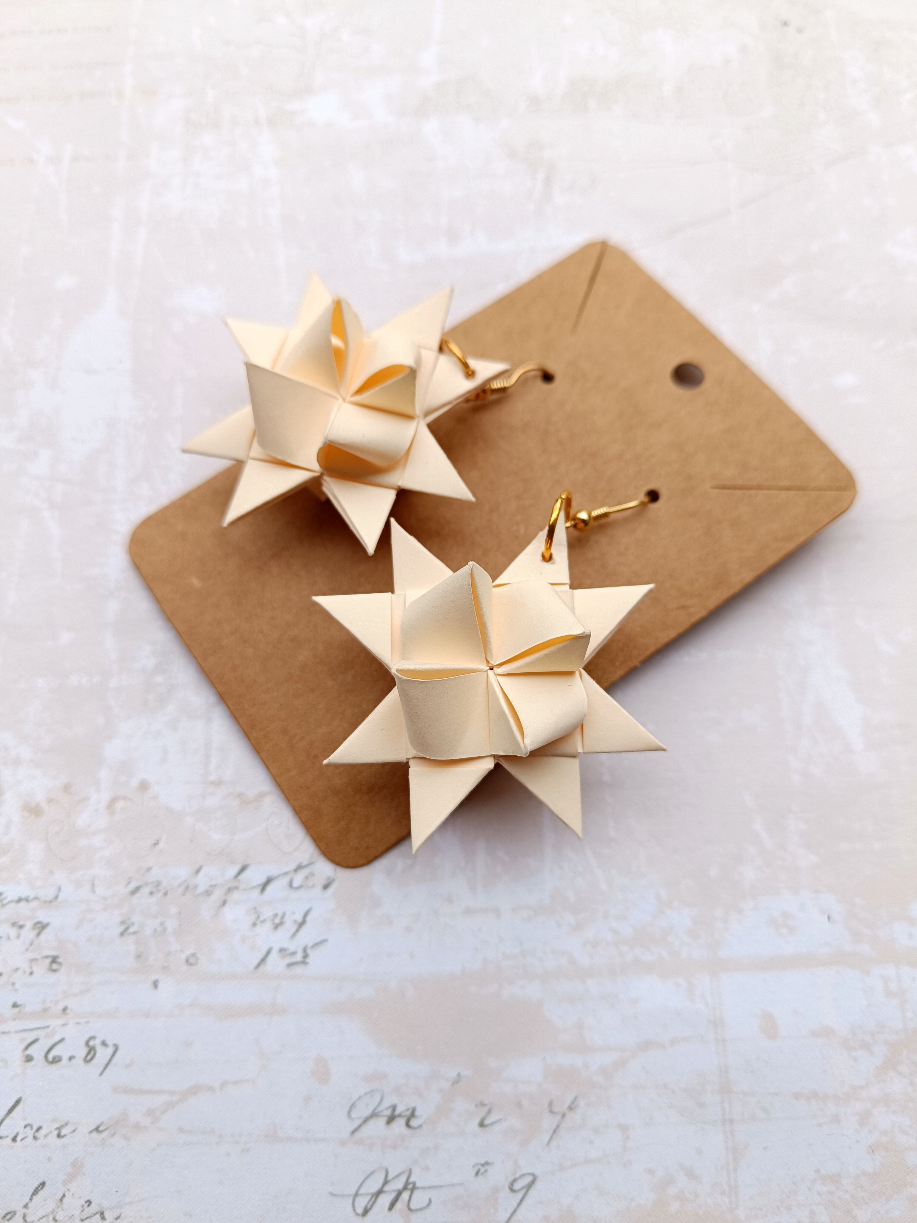 Origami náušnice smetanové