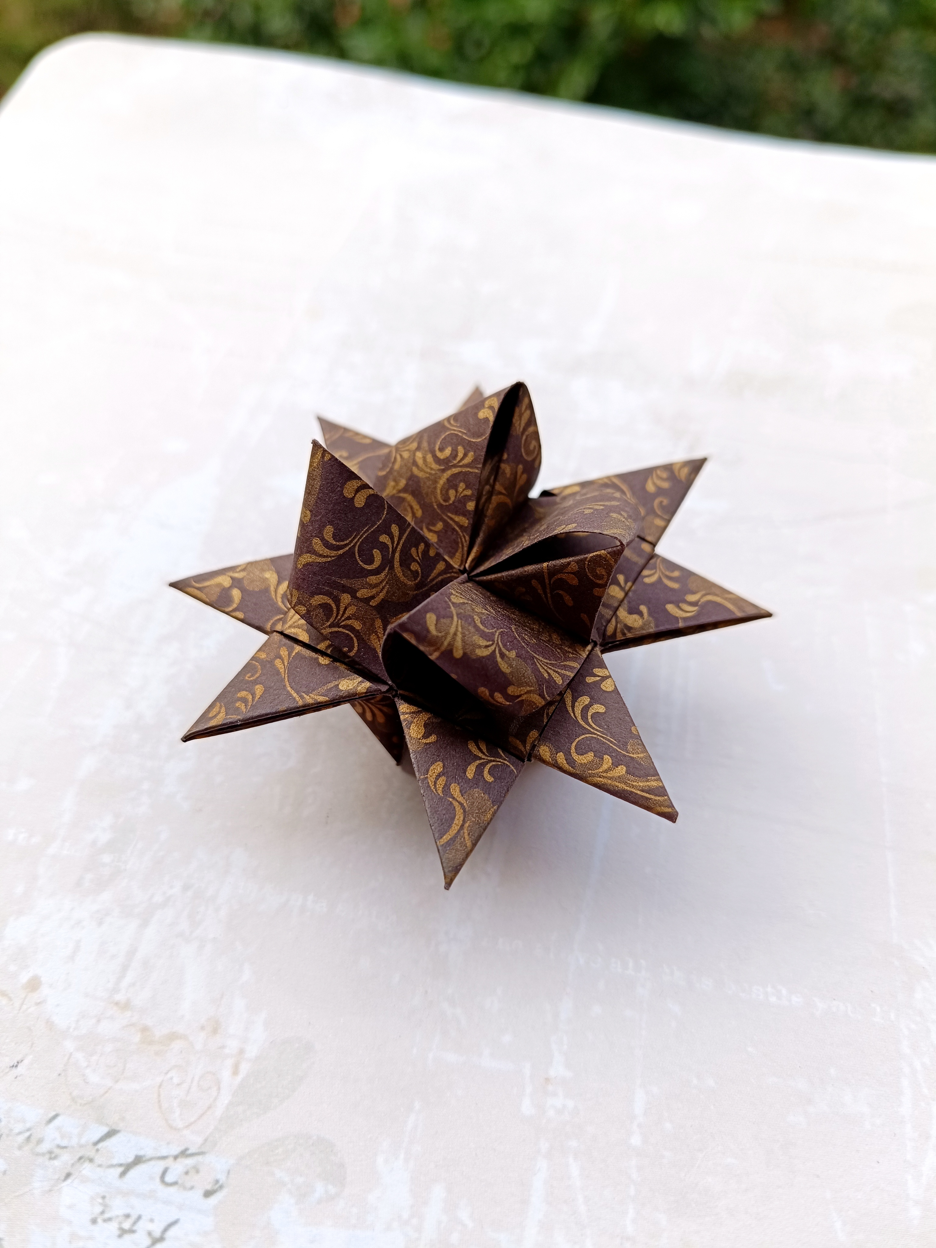 Origami hvězdička hnědá / zlatá