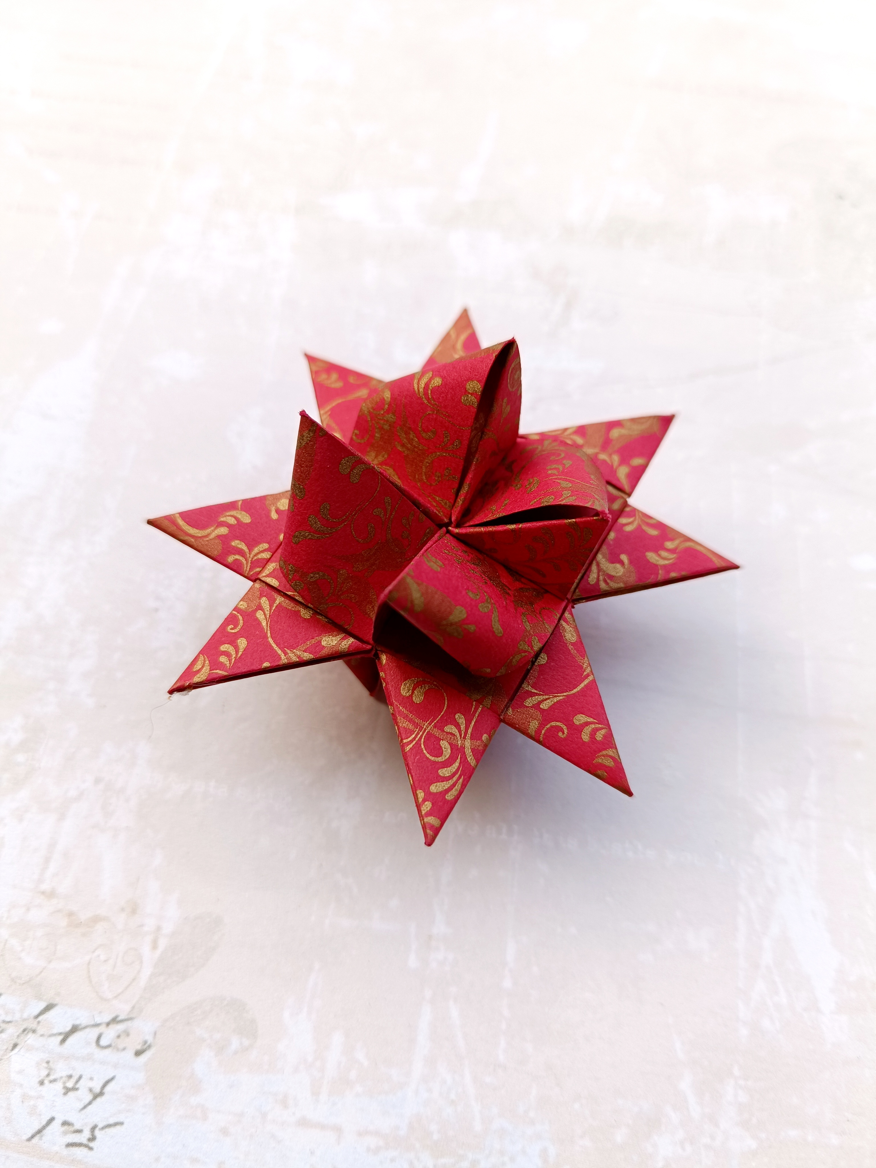 Origami hvězdička červená / zlatá