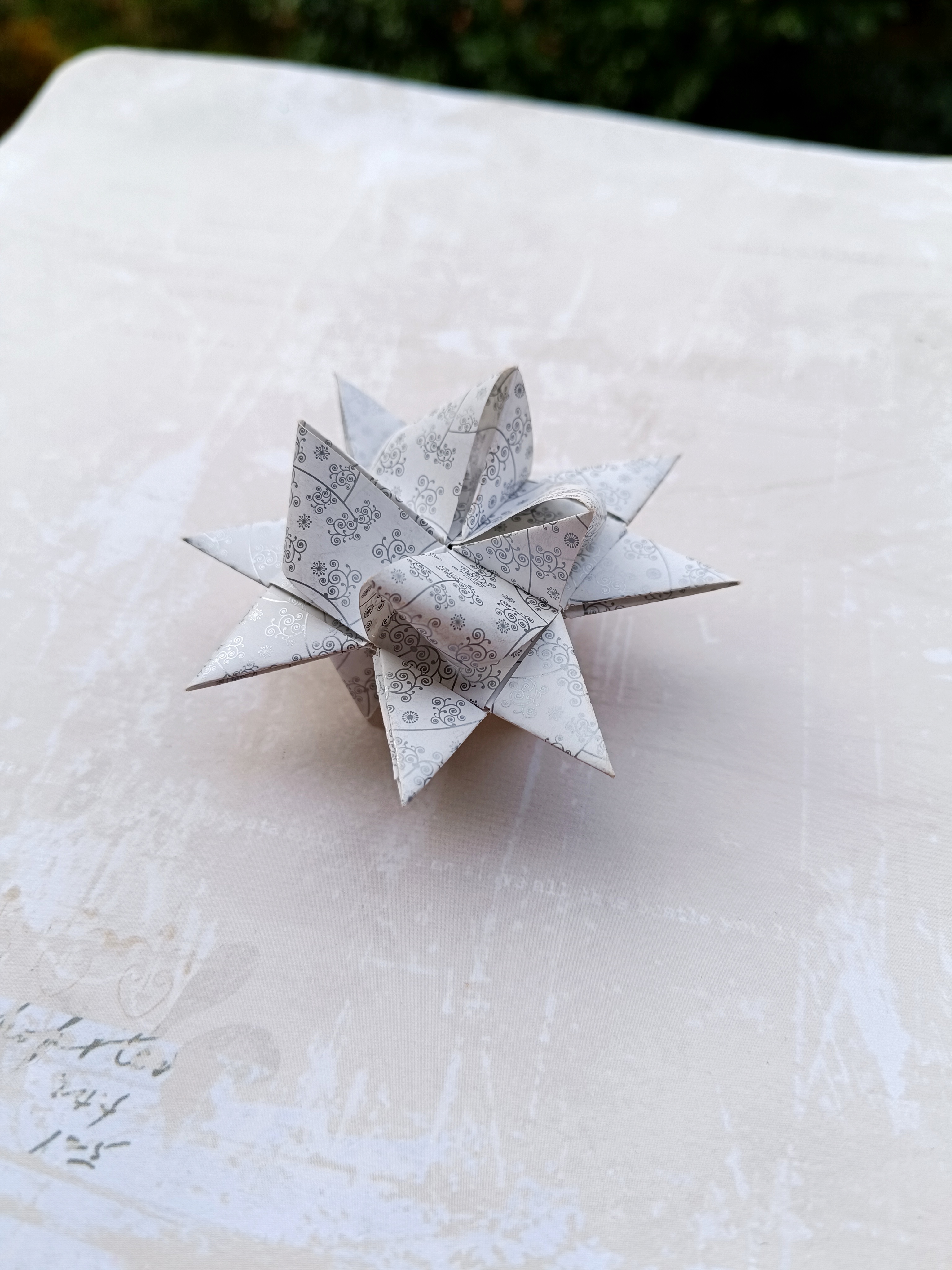 Origami hvězdička bílá s motivem