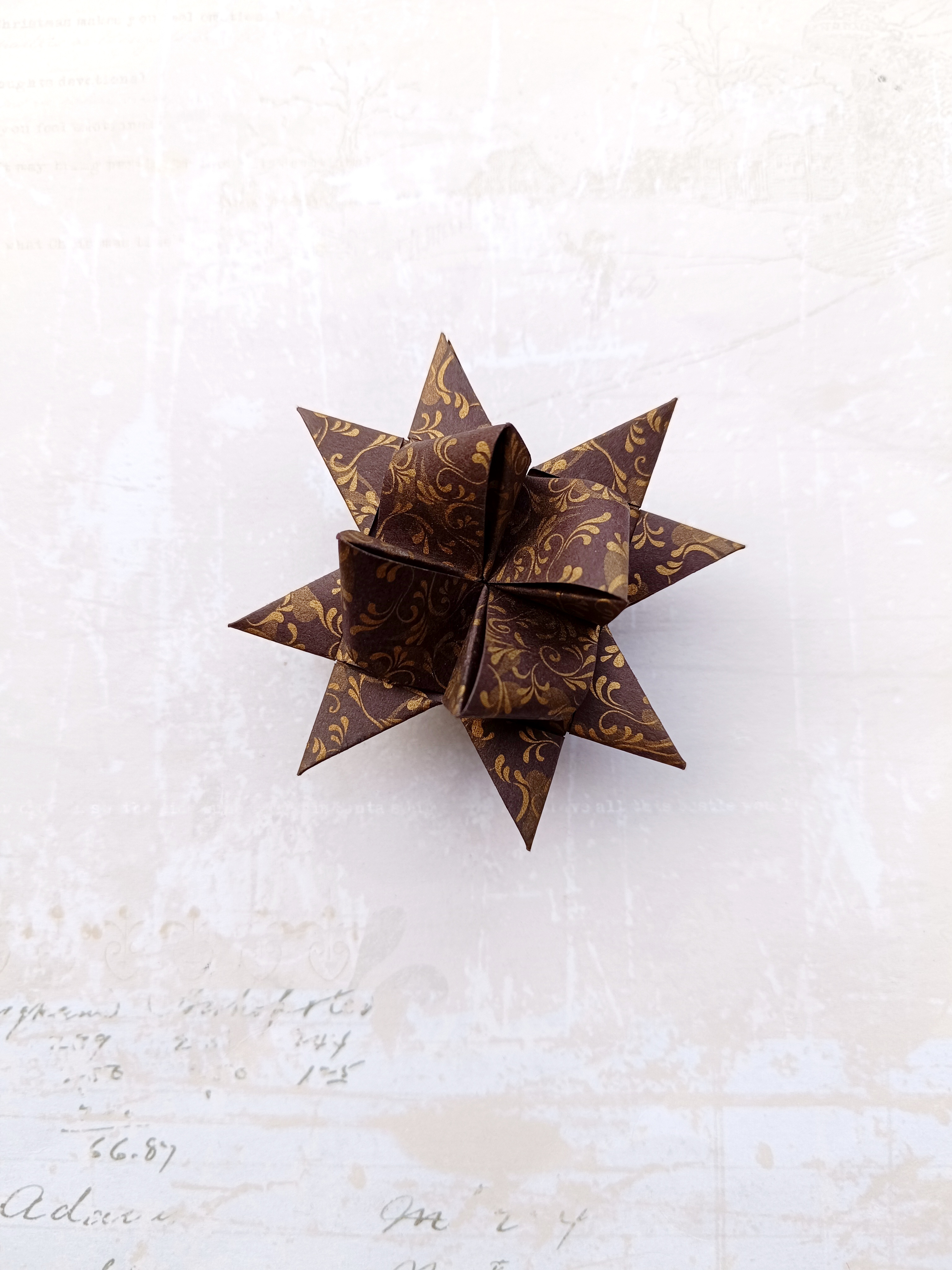Origami hvězdička hnědá / zlatá