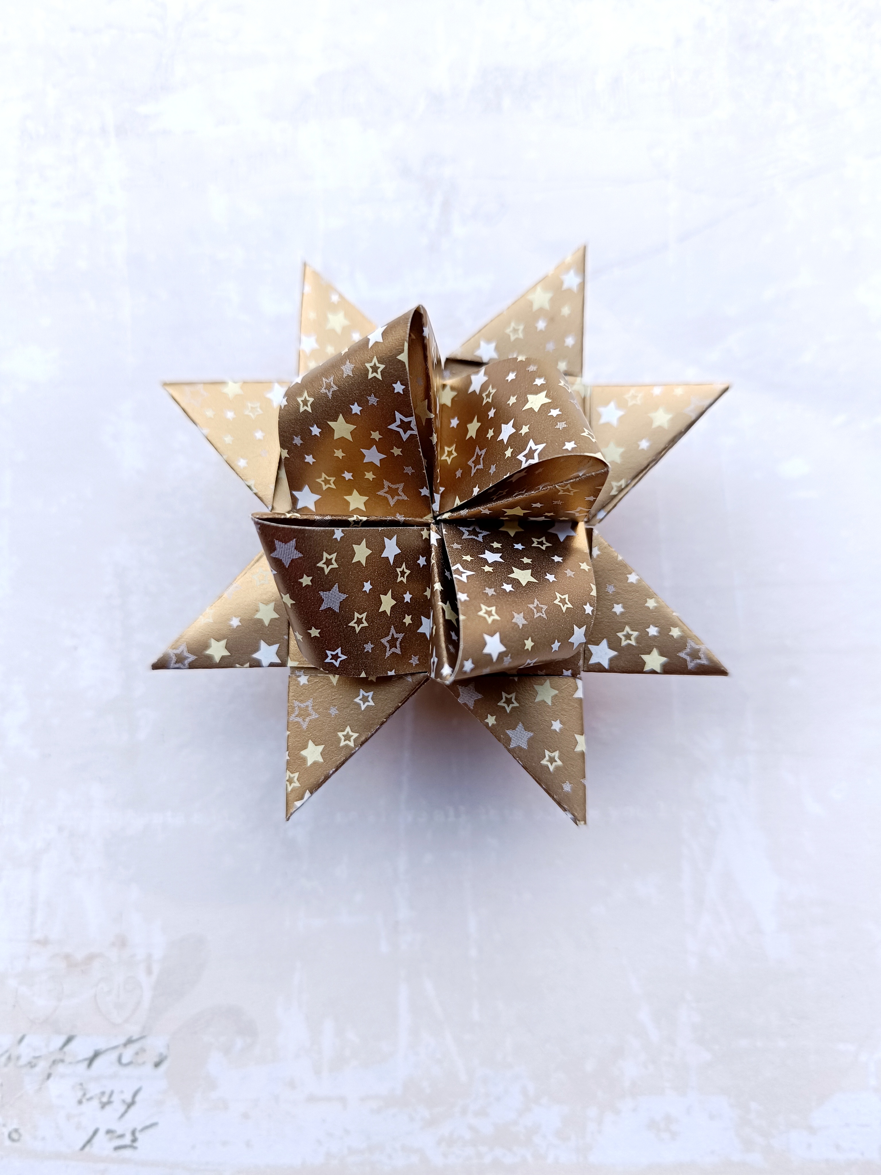 Origami vánoční hvězdička zlatá