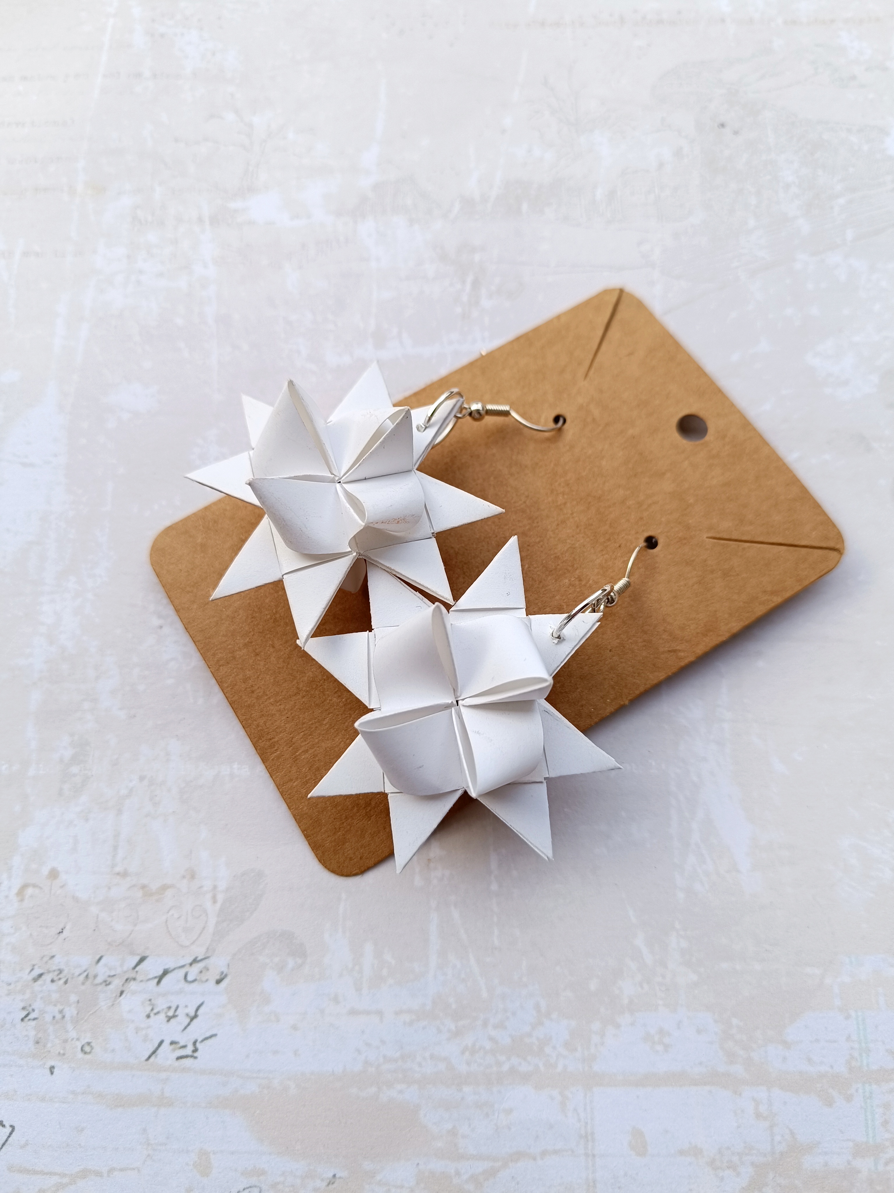 Origami náušnice hvězdičky bílé