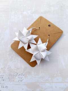 Origami náušnice hvězdičky bílé